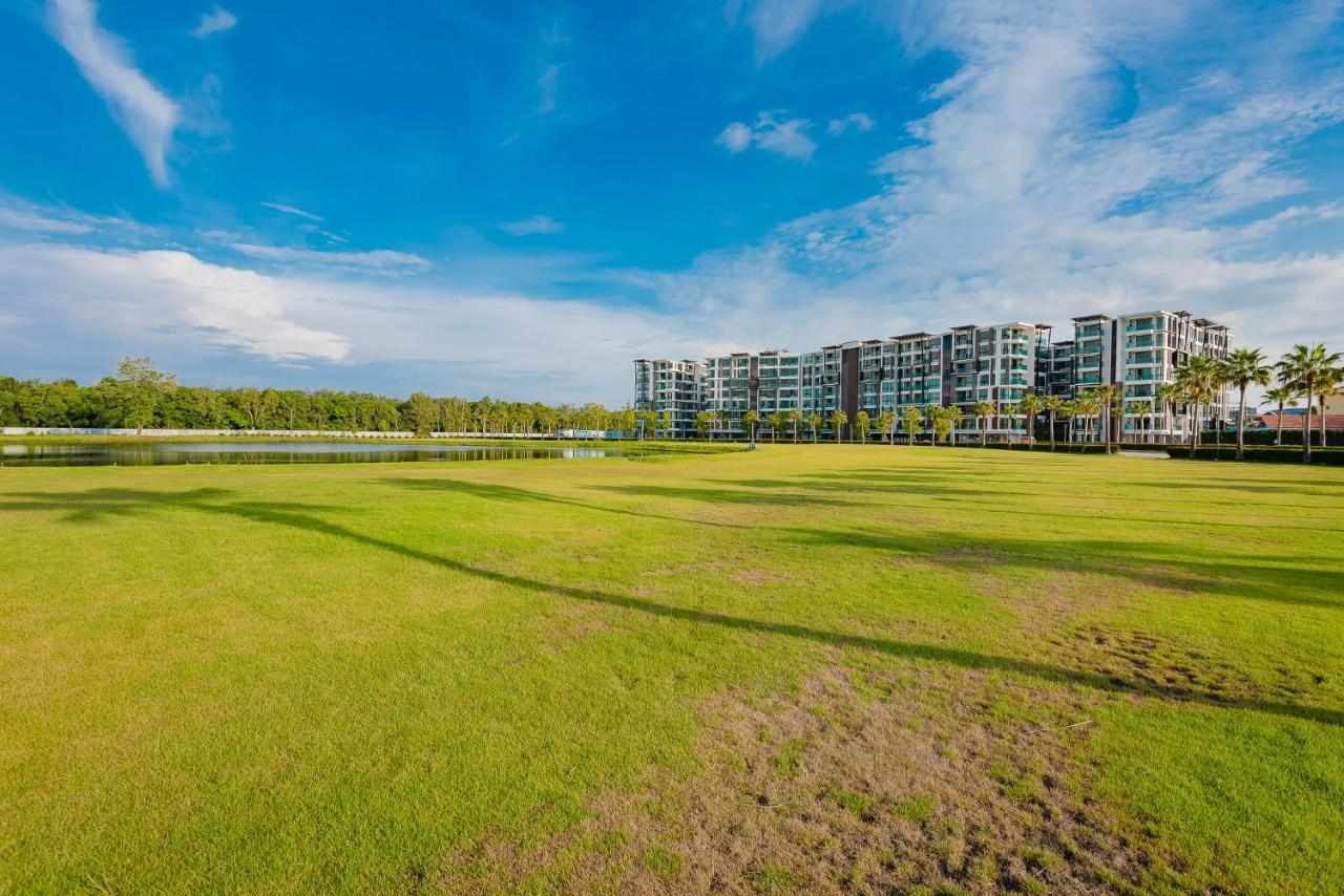 Wyndham Royal Lee Phuket Hotel Nai Yang Beach Exterior foto