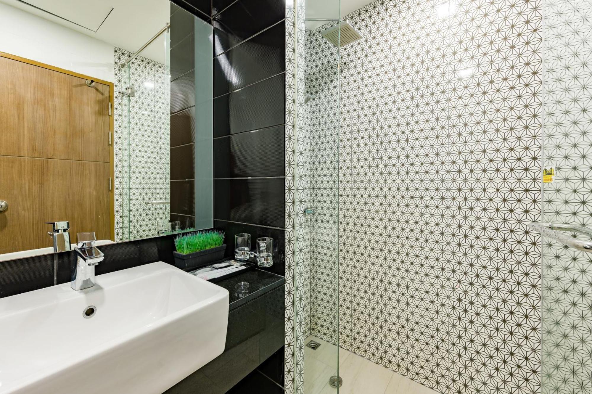 Wyndham Royal Lee Phuket Hotel Nai Yang Beach Exterior foto